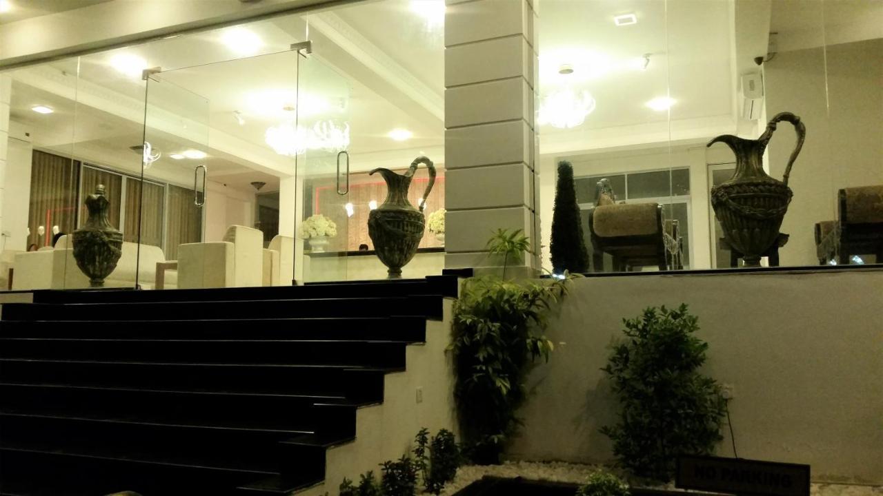 Hotel Green Court Homagama Exterior foto